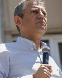 Oezgur_Oezel_DemocracyAward